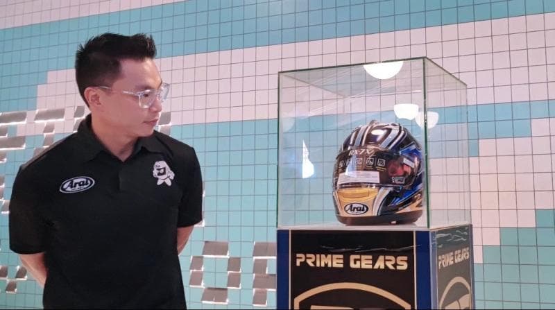 Arai Luncurkan Helm Edisi Terbatas RX7X Nakano Shuriken Gold, Cuma 300 Unit di Dunia Arai Luncurkan Helm Edisi Terbatas RX7X Nakano Shuriken Gold, Cuma 300 Unit di Dunia