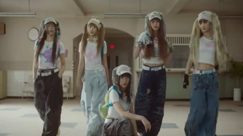 Ramai Idol Kpop Jalan-Jalan ke Mal di Jakarta, Member New Jeans Santai Pakai Baju Kasual Ramai Idol Kpop Jalan-Jalan ke Mal di Jakarta, Member New Jeans Santai Pakai Baju Kasual