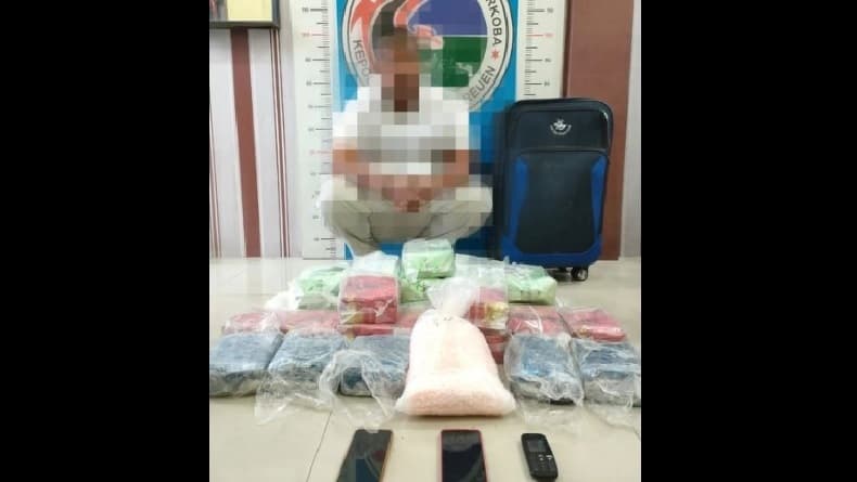 2 Warga Banda Aceh Ditangkap Kasus Kepemilikan 28 Sabu dan 5.000 Pil Ekstasi 2 Warga Banda Aceh Ditangkap Kasus Kepemilikan 28 Sabu dan 5.000 Pil Ekstasi