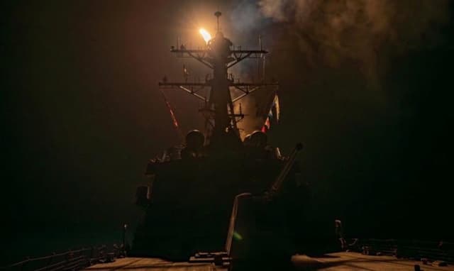 Angkatan Laut AS Habiskan Amunisi Rp16 Triliun untuk Tangkis Serangan Houthi di Laut Merah