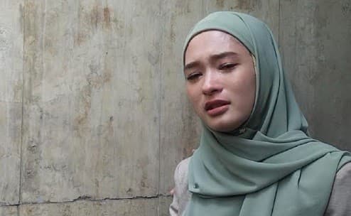 Cerita Inara Rusli Sempat Minta Virgoun Masuk ke Pesantren sebagai Syarat Damai Cerita Inara Rusli Sempat Minta Virgoun Masuk ke Pesantren sebagai Syarat Damai