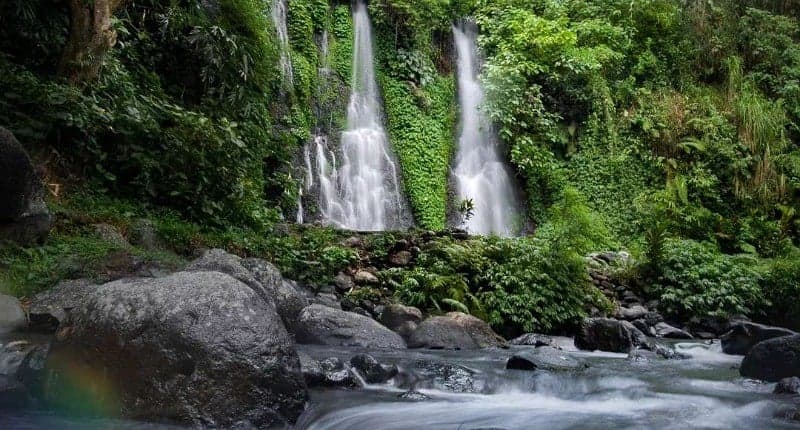 Kampung Unik di Banyuwangi Punya Pemandangan Cantik Air Terjun Kembar 3 Bikin Takjub Kampung Unik di Banyuwangi Punya Pemandangan Cantik Air Terjun Kembar 3 Bikin Takjub