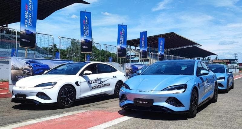 Jajal Mobil Listrik BYD Seal, Begitu Gas Diinjak seperti Dijambak 0-100 Km Hanya Butuh 3,8 Detik Jajal Mobil Listrik BYD Seal, Begitu Gas Diinjak seperti Dijambak 0-100 Km Hanya Butuh 3,8 Detik