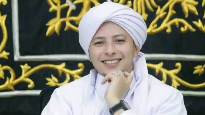 Profil dan Biodata Habib Rifky Alaydrus, Pendakwah yang Sempat Gelar Acara Meet and Greet dengan Penggemar Profil dan Biodata Habib Rifky Alaydrus, Pendakwah yang Sempat Gelar Acara Meet and Greet dengan Penggemar