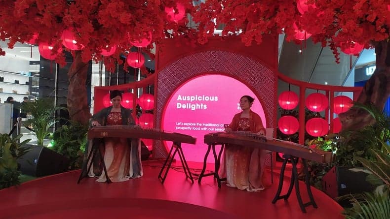 Sambut Imlek, Senayan City Hadirkan Instalasi Taman Dihiasi 12 Lampion, Barongsai hingga Fortune Teller Sambut Imlek, Senayan City Hadirkan Instalasi Taman Dihiasi 12 Lampion, Barongsai hingga Fortune Teller