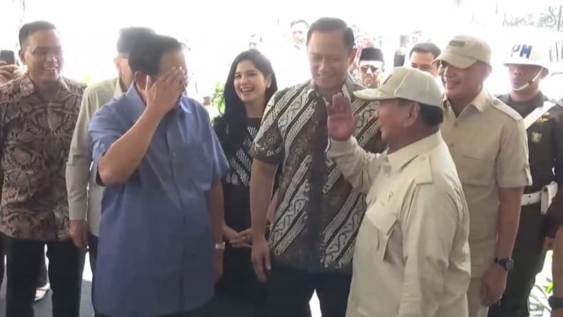 Momen SBY Beri Hormat ke Prabowo: Sekarang Beliau Komandan Saya Momen SBY Beri Hormat ke Prabowo: Sekarang Beliau Komandan Saya