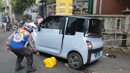 Mobil Listrik Dokter Cantik Tabrak Tukang Sapu hingga Tewas di Mojokerto