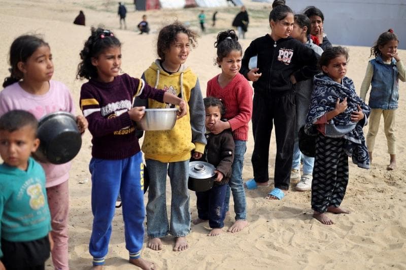 Kejam! Israel Bantai Puluhan Orang yang Sedang Menunggu Bantuan di Gaza