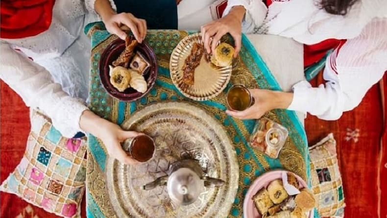 7 Contoh Undangan Buka Puasa Bersama untuk Teman hingga Atasan di Kantor, Simak Yuk! 7 Contoh Undangan Buka Puasa Bersama untuk Teman hingga Atasan di Kantor, Simak Yuk!