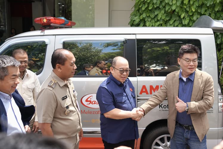 Wujud Nyata TJSL, PT Sasa Inti Sumbangkan Ambulans untuk Palang Merah Indonesia