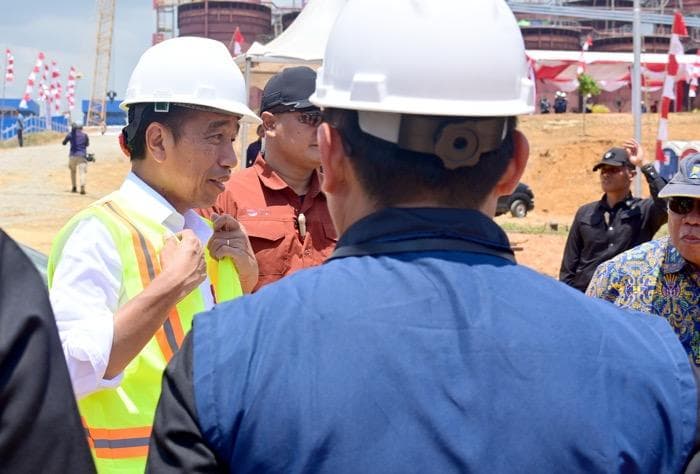 Jokowi Tinjau Smelter di Mempawah, Target Operasi 2025