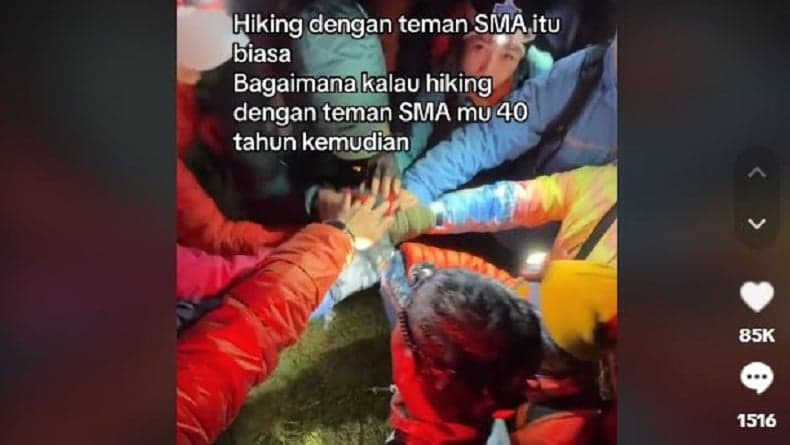 Viral Reuni SMA setelah Lulus 40 Tahun Lalu, Rayakan Pertemuan di Atas Gunung Viral Reuni SMA setelah Lulus 40 Tahun Lalu, Rayakan Pertemuan di Atas Gunung