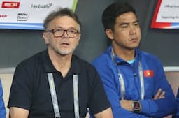 Asisten Pelatih Vietnam Ungkap Alasan Kenapa Philippe Troussier Harus Dipecat