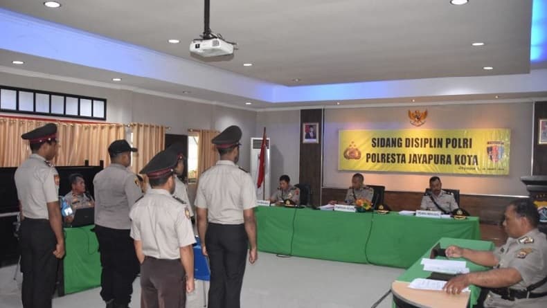 Langgar Disiplin, 5 Anggota Polresta Jayapura Disanksi Demosi hingga Ditahan