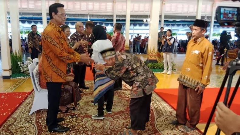 Sultan HB X Open House di Kepatihan, Ribuan Warga Silaturahmi dengan Raja Jogja Sultan HB X Open House di Kepatihan, Ribuan Warga Silaturahmi dengan Raja Jogja