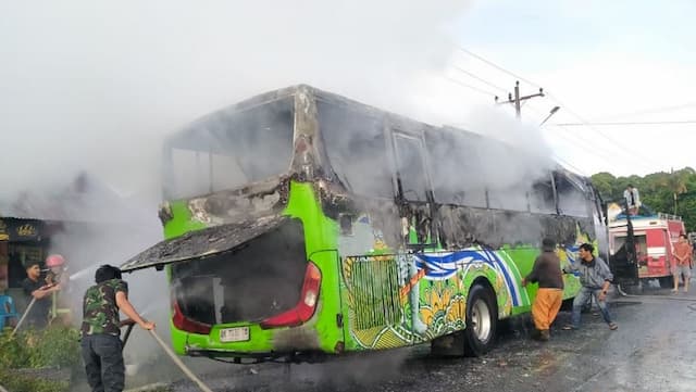 Bus Rombongan Wisata SMA Al Abdi Terbakar di Simalungun, Bawa 48 Siswa dan Guru