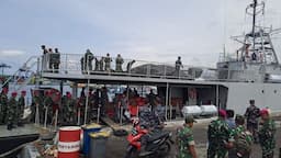 TNI AL Kerahkan Kapal Perang Kirim Bantuan bagi Masyarakat Terdampak Erupsi Gunung Ruang