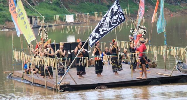 Seru! Bob Jengea Jadi Penutup Festival Lom Plai 2024 di Kalimantan Timur