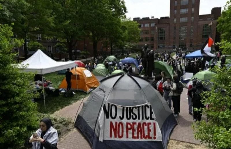 Ratusan Orang Gelar Aksi Dukung Palestina di Kampus Universitas George Washington AS Ratusan Orang Gelar Aksi Dukung Palestina di Kampus Universitas George Washington AS