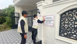 KPK Sita Rumah Mewah Milik Bupati Labuhanbatu Erik Adtrada di Medan