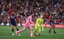 Hasil MLS: Lionel Messi 2 Gol, Inter Miami Menang Comeback atas New England