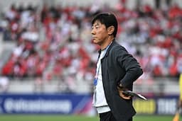 Ritual Unik Shin Tae-yong Jelang Timnas Indonesia U-23 Vs Irak: Pegang Tiang Gawang