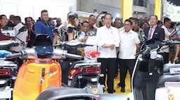 Kunjungi Pameran PEVS 2024, Jokowi Berharap Ekosistem Kendaraan Listrik Segara Terbentuk