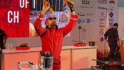 Seru! Chef Muto Demo Masak sambil Atraksi Ekstrem di Chef Expo 2024