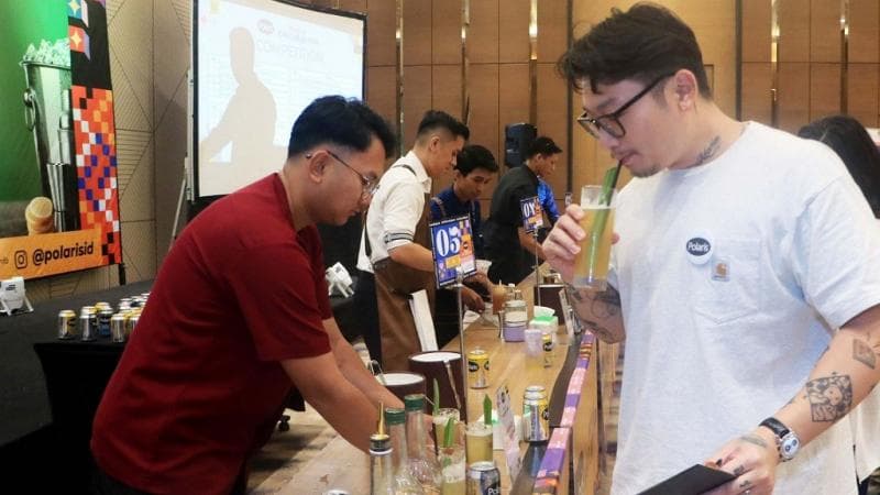Mengenal Mixology, Seni Meracik Minuman yang Lagi Tren di Kalangan Anak Muda! Mengenal Mixology, Seni Meracik Minuman yang Lagi Tren di Kalangan Anak Muda!