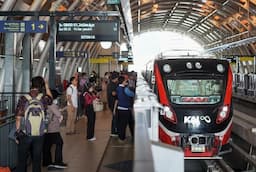 Belum Setahun Beroperasi, LRT Jabodebek Sudah Layani 10 Juta Penumpang