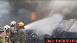 Kebakaran Pabrik Antena di Panyileukan Bandung, Kobaran Api Bikin Panik Warga