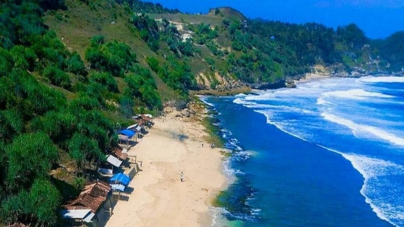 Desa di Wonogiri Harus Dikunjungi Sekali Seumur Hidup, Punya Pemandangan Pantai Mirip di Bali Desa di Wonogiri Harus Dikunjungi Sekali Seumur Hidup, Punya Pemandangan Pantai Mirip di Bali