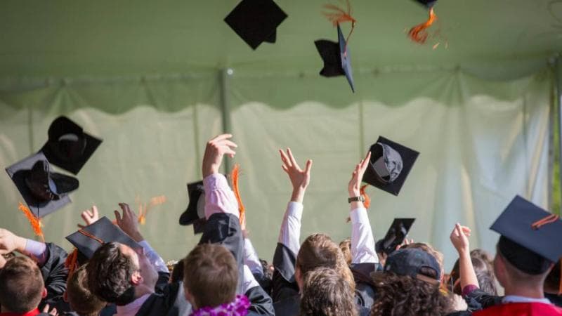 30 Ucapan Graduation Bahasa Inggris, Singkat Namun Penuh Makna 30 Ucapan Graduation Bahasa Inggris, Singkat Namun Penuh Makna