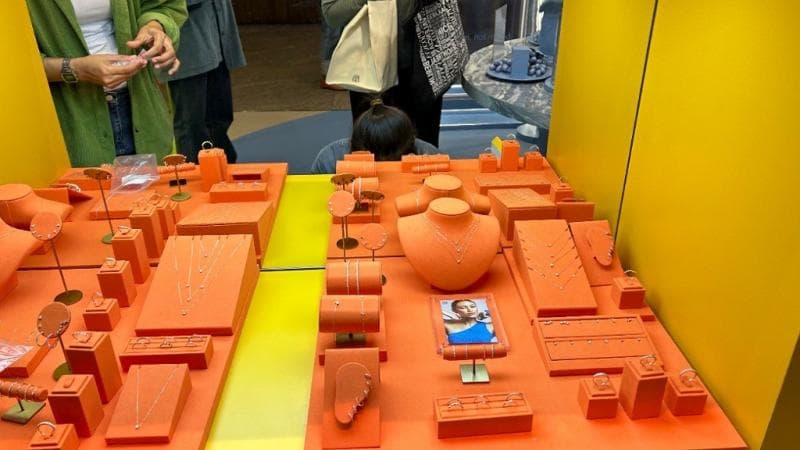 Intip Keseruan Popup Store ISAGO di Ashta District 8, Nikmati Pelayanan Piercing dari Profesional Intip Keseruan Popup Store ISAGO di Ashta District 8, Nikmati Pelayanan Piercing dari Profesional