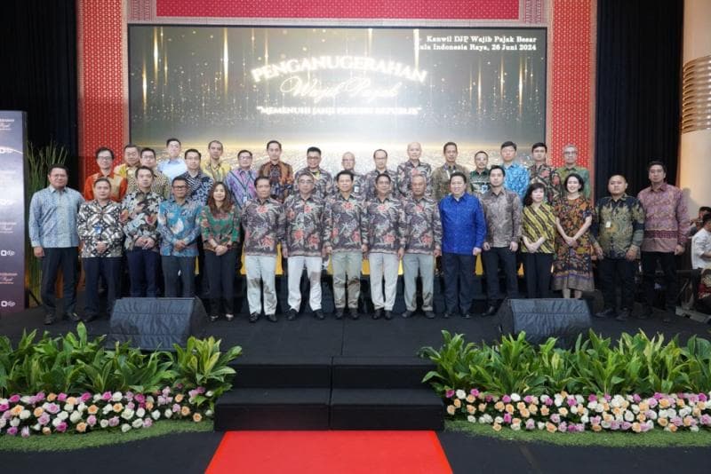 Kanwil LTO Gelar Penganugerahan Wajib Pajak Tertepat Waktu, Ini Daftar Penerimanya Kanwil LTO Gelar Penganugerahan Wajib Pajak Tertepat Waktu, Ini Daftar Penerimanya