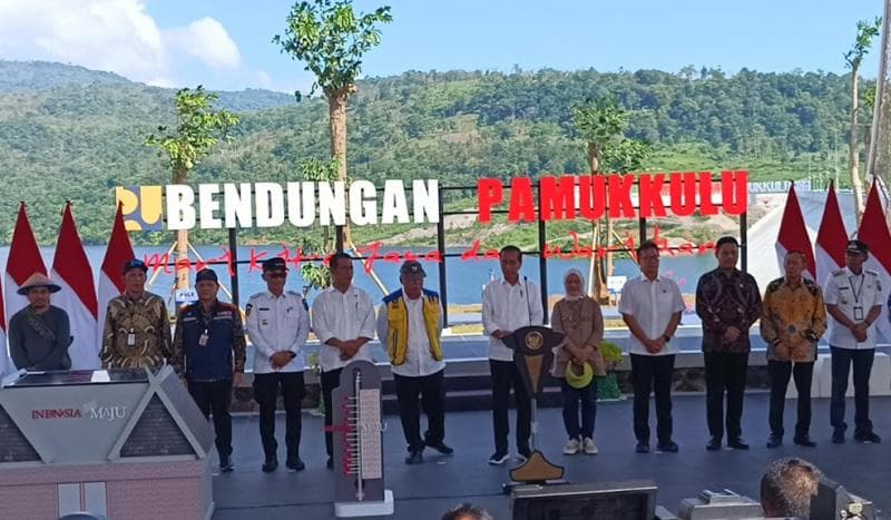 Jokowi Bangun Puluhan Bendungan selama 10 Tahun, untuk Air Irigasi hingga Pembangkit Listrik Jokowi Bangun Puluhan Bendungan selama 10 Tahun, untuk Air Irigasi hingga Pembangkit Listrik
