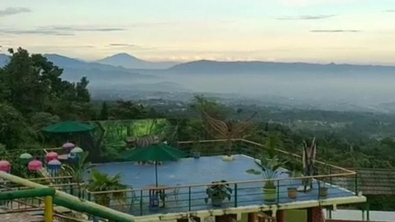 Desa di Bogor Harus Dikunjungi Minimal Sekali Seumur Hidup, Bikin Tenang Bisa Lihat Hamparan Awan Desa di Bogor Harus Dikunjungi Minimal Sekali Seumur Hidup, Bikin Tenang Bisa Lihat Hamparan Awan