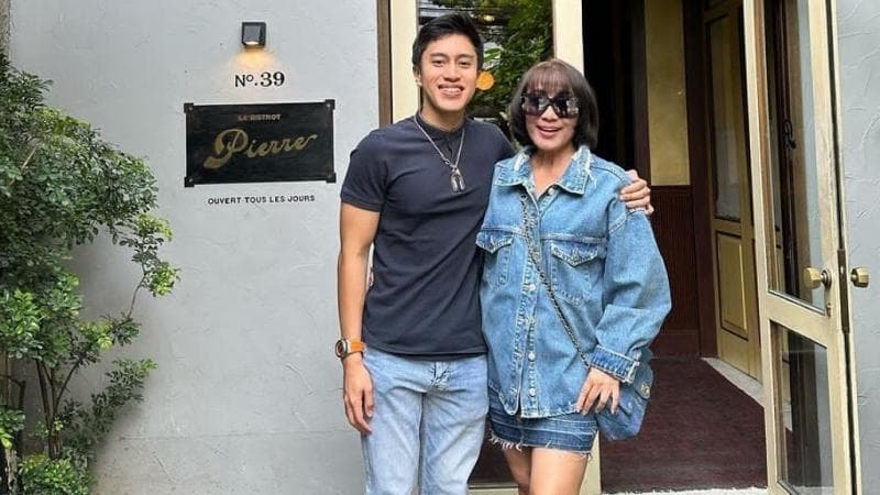 Potret Ganteng Ragahdo, Anak Artis Lawas Ternama Era 1980an Yayuk Suseno yang Raih Gelar Doktor di Usia Muda Potret Ganteng Ragahdo, Anak Artis Lawas Ternama Era 1980an Yayuk Suseno yang Raih Gelar Doktor di Usia Muda