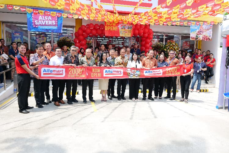 Alfamart Resmikan Toko ke-2000 usai Satu Dekade Ekspansi ke Filipina Alfamart Resmikan Toko ke-2000 usai Satu Dekade Ekspansi ke Filipina