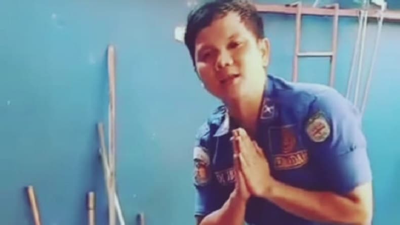 Viral Petugas Damkar Depok Room Tour Alat-alat yang Rusak: Mohon Maaf untuk Warga Viral Petugas Damkar Depok Room Tour Alat-alat yang Rusak: Mohon Maaf untuk Warga