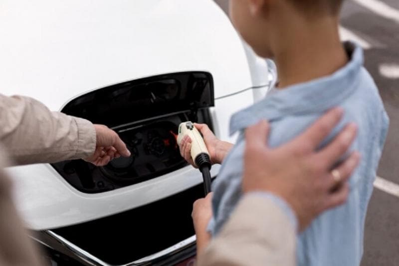 RI Mau Bangun Pusat Riset Baterai Kendaraan Listrik di Morowali Bareng China RI Mau Bangun Pusat Riset Baterai Kendaraan Listrik di Morowali Bareng China