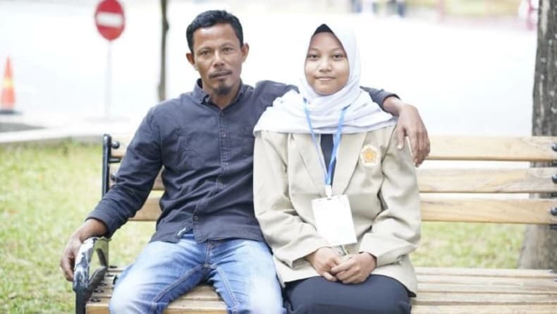 Kisah Inspiratif Arnia, Anak Buruh Tani asal Aceh Masuk Teknik Nuklir UGM Kisah Inspiratif Arnia, Anak Buruh Tani asal Aceh Masuk Teknik Nuklir UGM