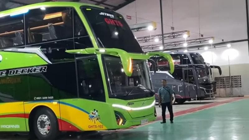 Viral PO Bus Pakai Sasis Tronton Jadi Sorotan, Layani Rute Malang - Bandung Viral PO Bus Pakai Sasis Tronton Jadi Sorotan, Layani Rute Malang - Bandung