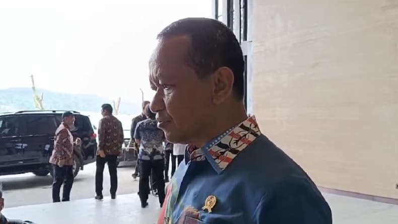 Kata Bahlil soal Airlangga Mundur dari Ketum Partai Golkar Kata Bahlil soal Airlangga Mundur dari Ketum Partai Golkar