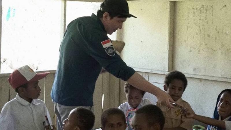 Profil dan Biodata Windah Basudara, YouTuber yang Bakal Bangun Sekolah Gratis di Papua Profil dan Biodata Windah Basudara, YouTuber yang Bakal Bangun Sekolah Gratis di Papua