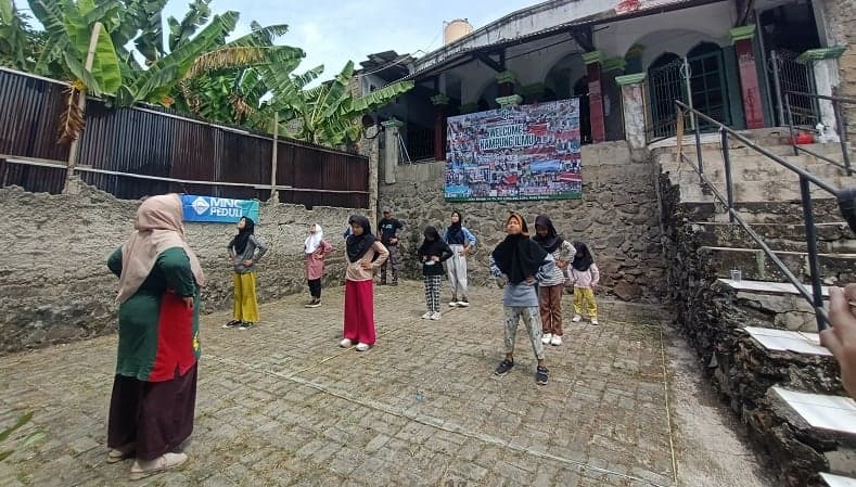 Anak Kampung Ilmu Depok Senang Belajar dan Bermain dengan MNC Peduli Anak Kampung Ilmu Depok Senang Belajar dan Bermain dengan MNC Peduli
