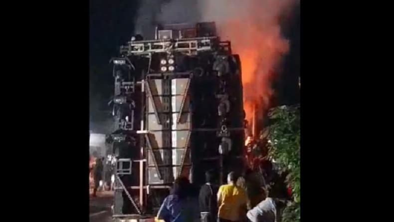 Genset Sound System untuk Karnaval di Pasuruan Terbakar, Api Berkobar Warga Panik Genset Sound System untuk Karnaval di Pasuruan Terbakar, Api Berkobar Warga Panik