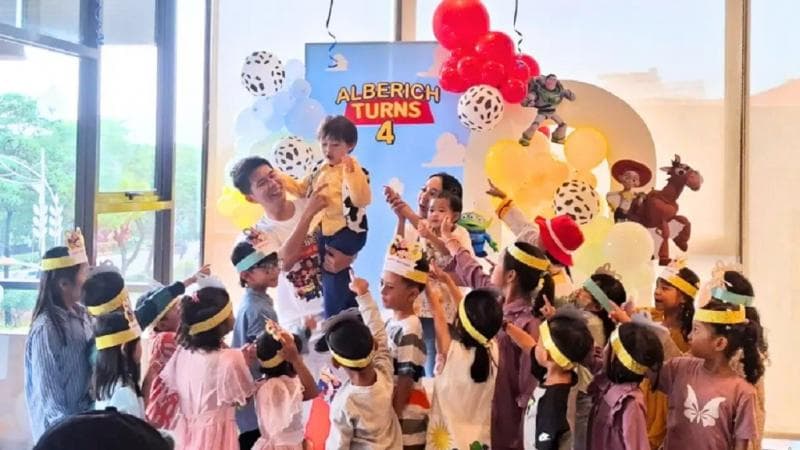 Dari Nyanyian Lucu hingga Permainan Seru Pesta Ulang Tahun Abew di AlethaAbew yang Wajib Ditonton! Dari Nyanyian Lucu hingga Permainan Seru Pesta Ulang Tahun Abew di AlethaAbew yang Wajib Ditonton!