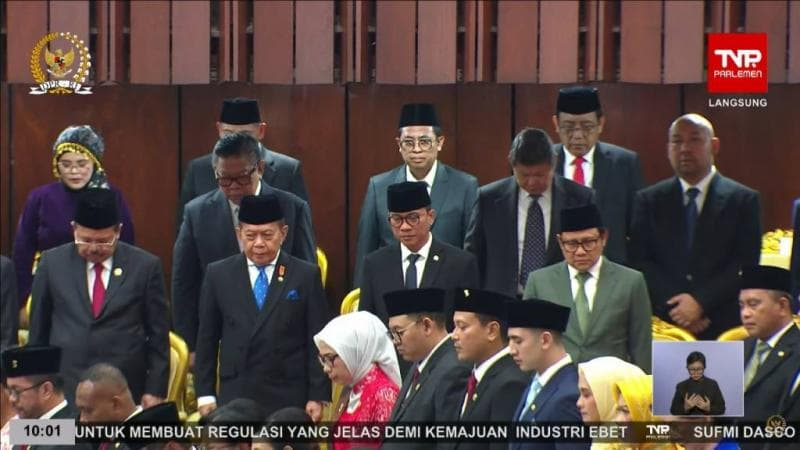 23 Artis Dilantik Jadi Anggota DPR Hari Ini, Ada Uya Kuya hingga Verrell Bramasta 23 Artis Dilantik Jadi Anggota DPR Hari Ini, Ada Uya Kuya hingga Verrell Bramasta