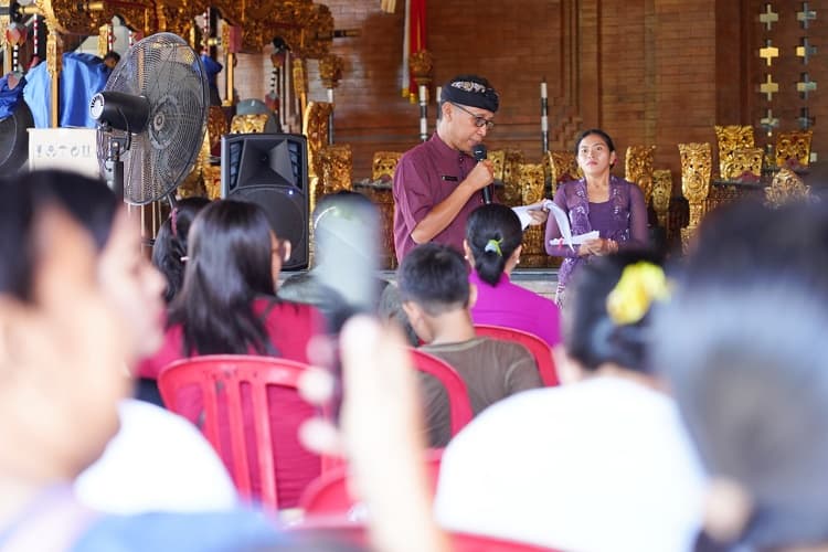 Cegah Stunting, Dinas Perikanan Badung Bagikan 150 Paket Olahan Ikan di Seminyak Cegah Stunting, Dinas Perikanan Badung Bagikan 150 Paket Olahan Ikan di Seminyak